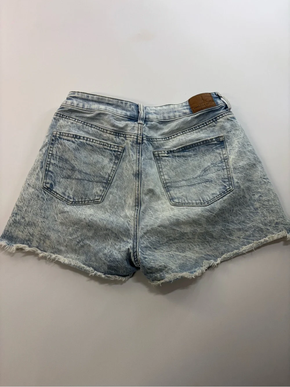 American Eagle Distressed Denim Shorts Women's Size 4 High-waisted Acid Washed